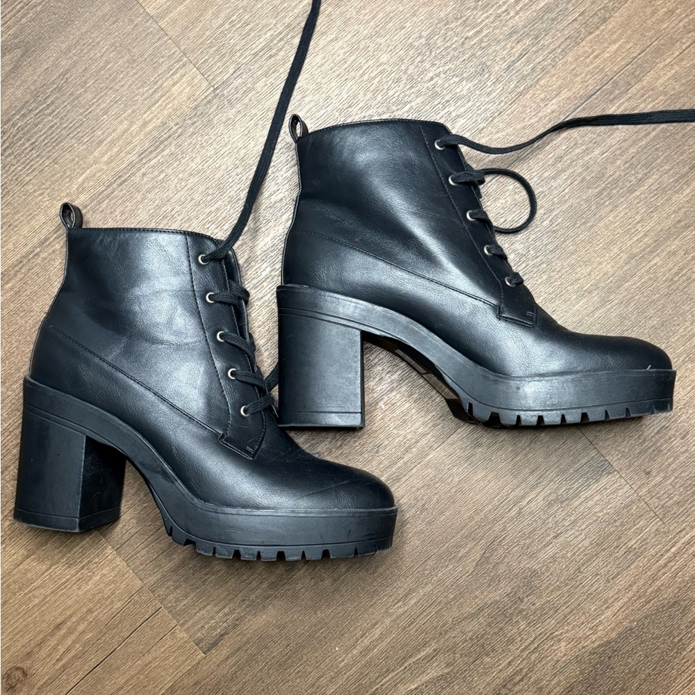 Forever 21 Black Lace-Up Chunky Heel Boots